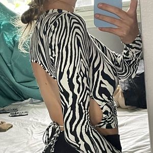Zebra print backless long sleeve top